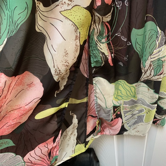 Printed chiffon midi dress with bishop sleeves - Picture 2 of 4